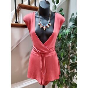 Tresics Beach Women's Pink Rayon V-Neck Sleeveless Hooded Romper Size Medium